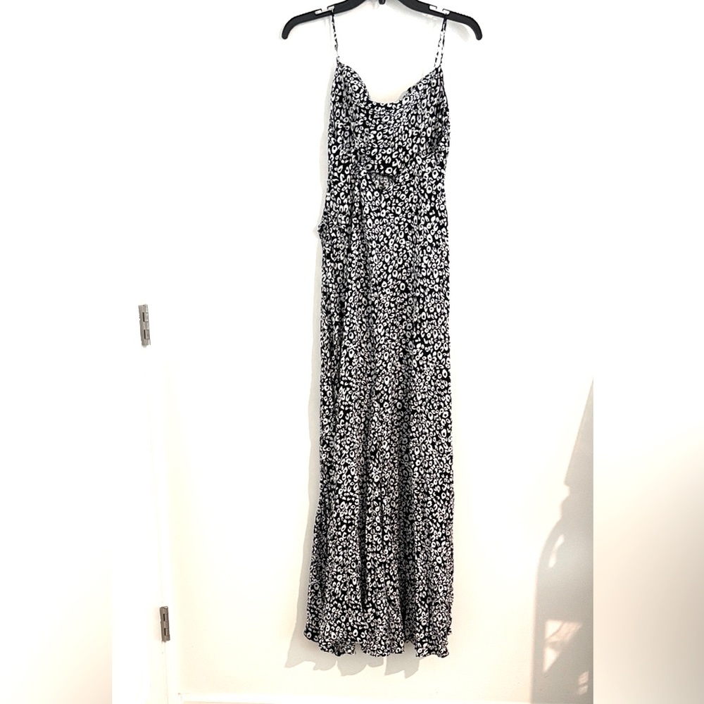 Skylar + Madison Size L Black and White Gorgeous Maxi Dress with Slit